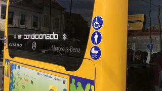 トラムと並行して走る路線あり