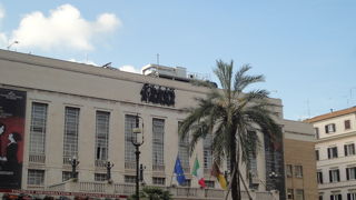 堅苦しい雰囲気はないです