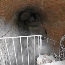 ストーブを焚いて蒸気を起こす