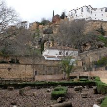 市内よりはるか下