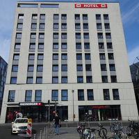 南口、右手、すぐに見える。