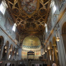 おごそかな感じ