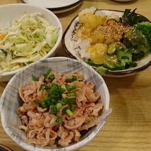 酢もつ、クジラ尾羽、ポテトサラダ