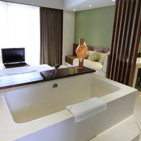 オーシャンビューの入り口に入ったところにあるバスタブ