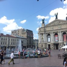 オペラハウス前