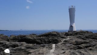 先端の灯台まで歩いてみよう
