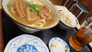 優しい味のそーきそば