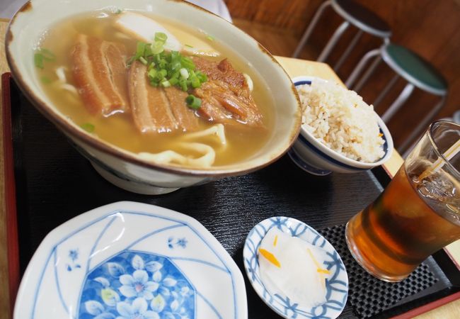 優しい味のそーきそば