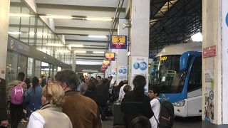 大きなバスターミナル