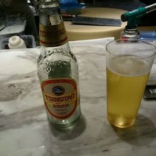 ビールは青島のプレミアムビール