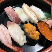 生寿司も美味しい、写真は上生寿司1700円