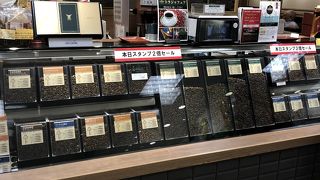 奥にはイートインスペース