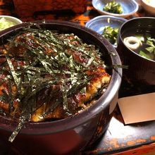 うなぎもぎっしり、ボリューミーです