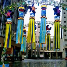 少しですがビルとビルの間に七夕飾りがありました。