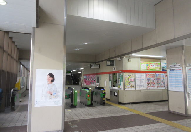 千葉県庁に近い駅です。