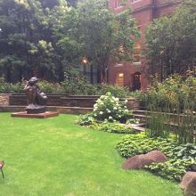 丸の内ブリックスクエア1F