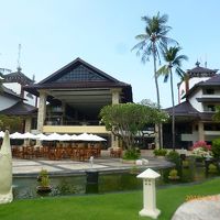 オープンテラスの朝食会場。