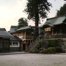 神社全景