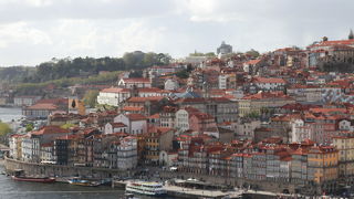 ドロウ川沿いの街並み