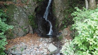 見晴台を経由するルート上にある滝