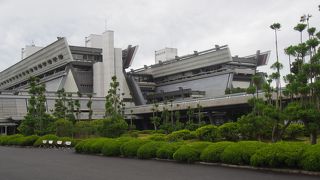 地下鉄からの専用通路