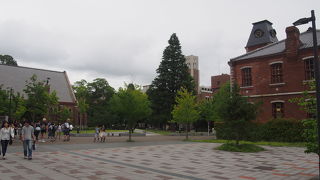 礼拝堂のように歴史ある建物もある