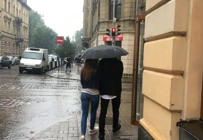 リヴィウ旧市街から南西の新市街地へ伸びる通り