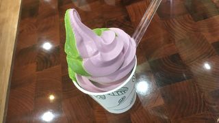 いもよしで紫陽花ソフトクリーム