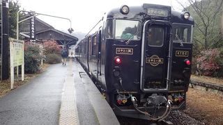 ＪＲ九州のＤ＆Ｓ列車（デザイン＆サービス列車）楽しい車内と車窓と停車時間