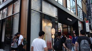 ワールドワイドな化粧品ブランド