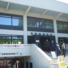 クラーク会館の入り口