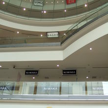 西側の吹き抜け