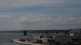 とても幅広い川