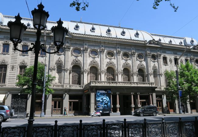 ルスタヴェリ劇場