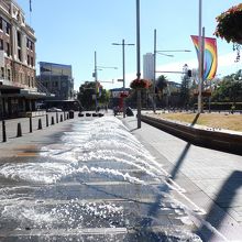 地面から出てくる噴水