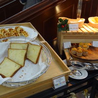 朝食ブッフェ　パンコーナー