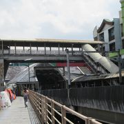 LRT Lain １の主要駅　MRT Lain3 の乗り換え駅。