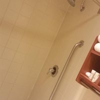 バスタブ、固定式シャワー