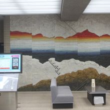 エントランスホールの壁画は見ごたえがありました！