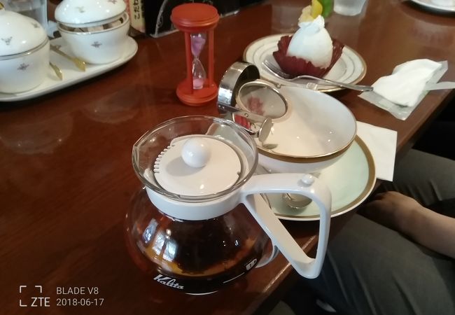 地鉄宇奈月駅前直ぐのカフェ