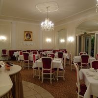 朝食会場。朝食は種類も多く美味しかったです。