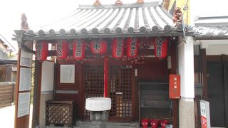 軒先につるされている魔除けは庚申さんのお守り