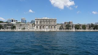 ボスポラス海峡クルーズ！途中下船でベイレルベイ宮殿へ。