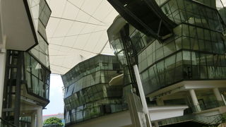 ユニークな建物でした