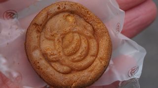 東京なら人形焼きというやつです