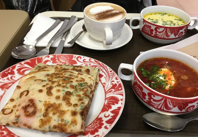 モチモチのブリヌイが安価で食べられるお店