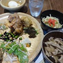 沖縄のお惣菜も色々あります