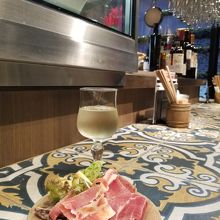 ハモン・セラーノと２ドリンクで1,000円