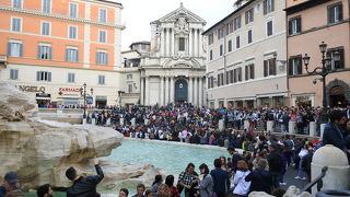 観光客がとにかく多い場所