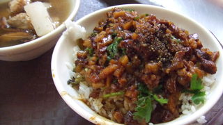 ちょっとぷるぷる系の肉燥飯